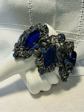 Vintage-Inspired Blue Glass Filigree Bracelet - Elegant Women's Jewelry